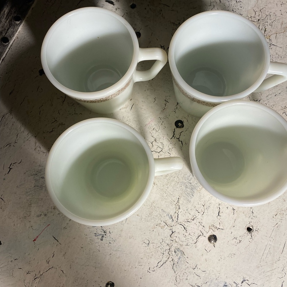 4 Pyrex Woodland Coffee Mugs - Picture 4 of 8